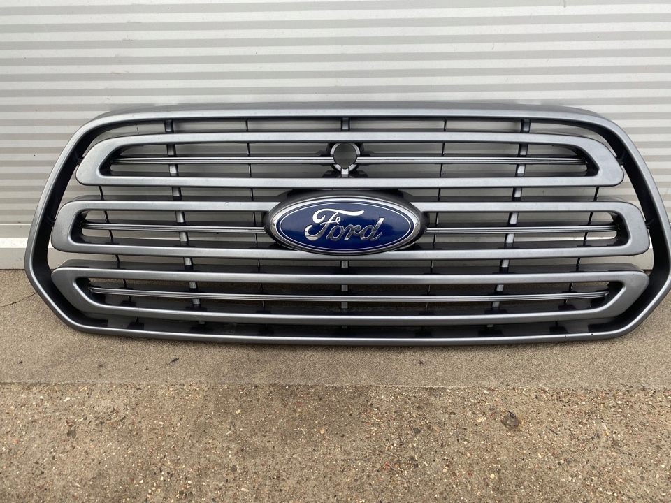 фото №1, Transit 2,0 tdci mk8 решітка радіатора ідеальний стан