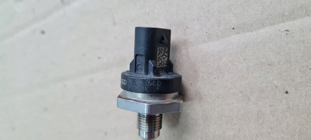 A6 c8 4k датчик давления топливной  2.0 tfsi 06l906054d a7 4k a4 b9 8w a5 q5 Недорого