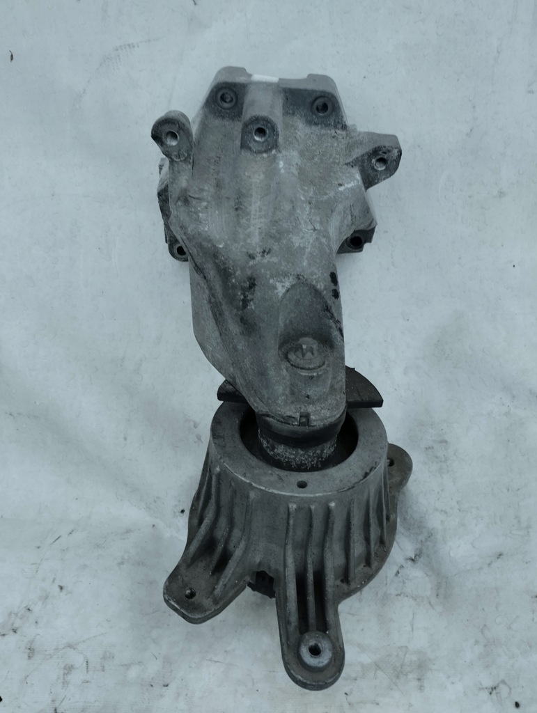 фото №1, Mercedes w205 кронштейн подушка двигуна