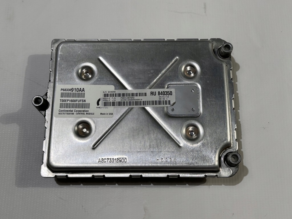 Купить Бортовой компьютер блок управления модуль двигателя ecu chrysler pacifica 2016 - 2022