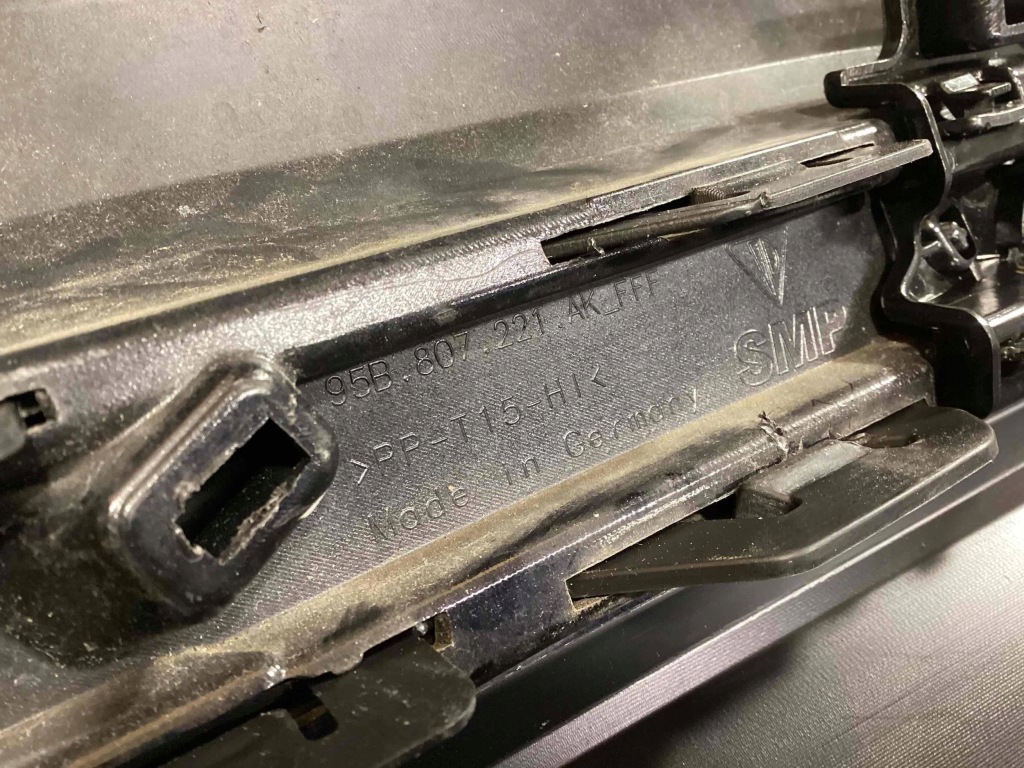 Porsche macan 95b gts drugi lift 21-24 бампер + решётка + спойлер перед Оригинал