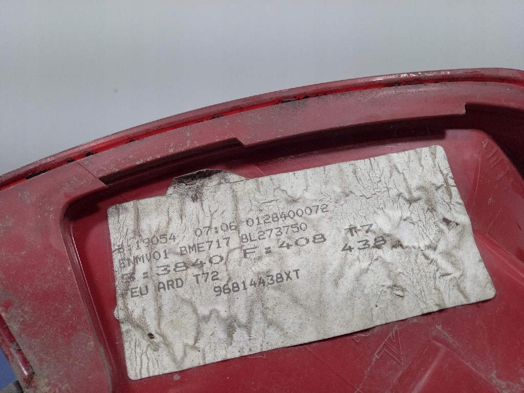 фото №6, Peugeot 308 i t7 sw kombi лампа задня права задня 96814438xt