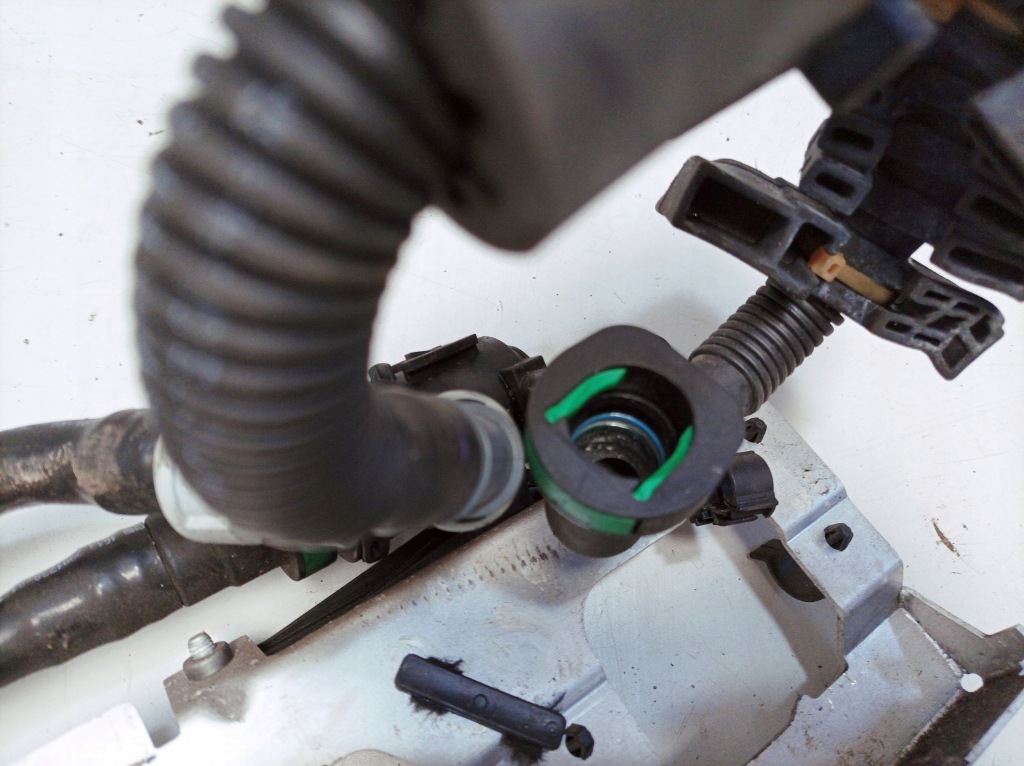 фото №10, Bmw i8 2016 фильтр паров топлива