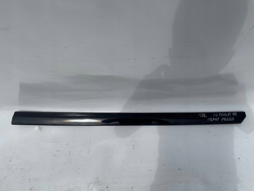 фото №1, Молдинг поріг права перед vw passat b8 3g0854940