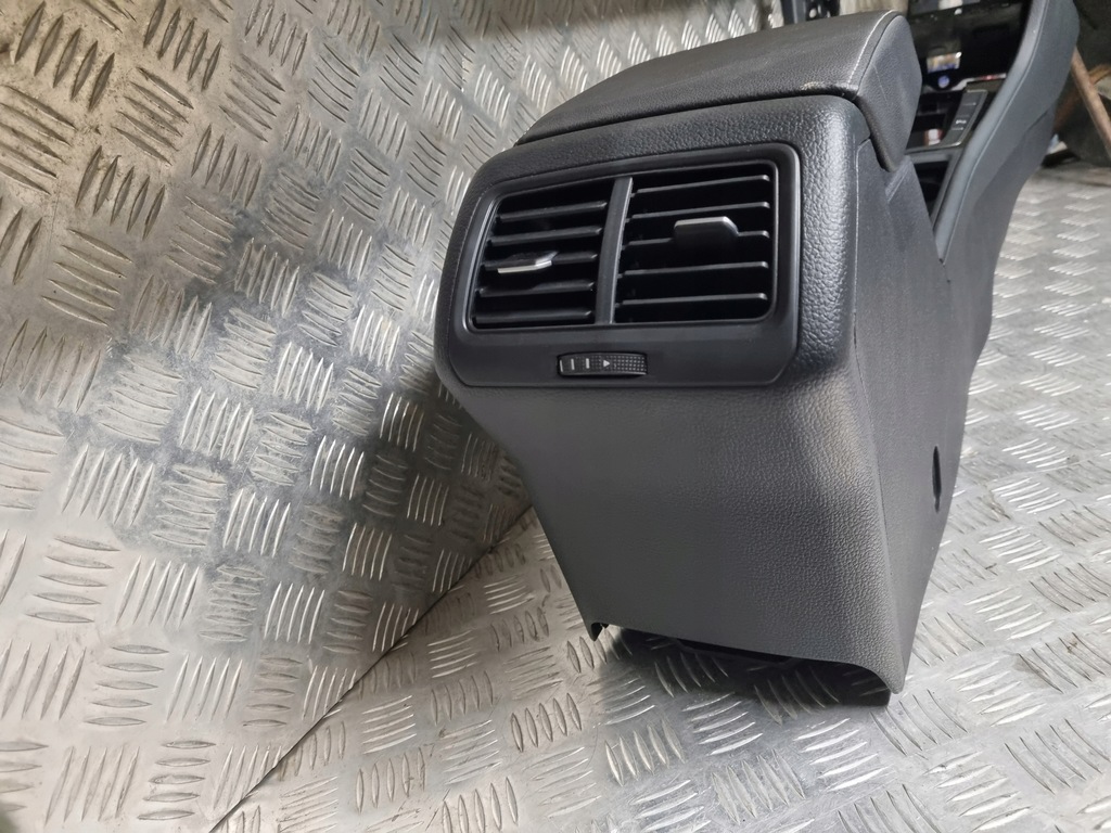 фото №8, Vw golf vii 7 подлокотник