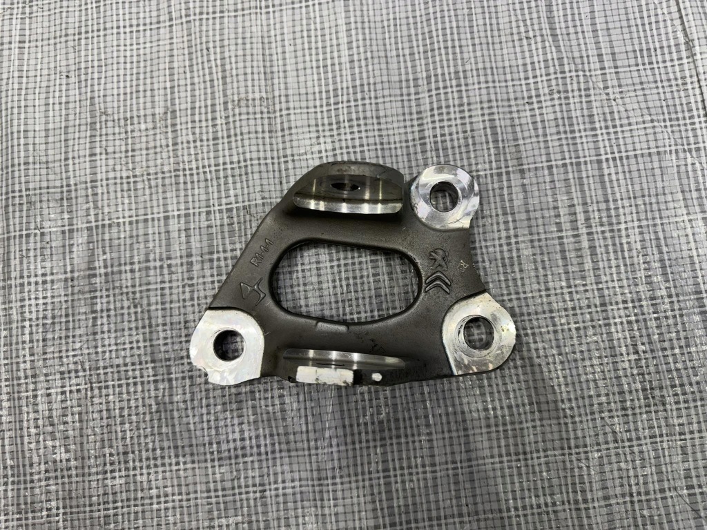 фото №1, Подушка двигуна кронштейн fiat 600 9835747380