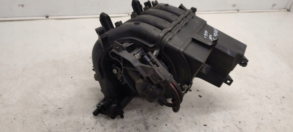 Колектор впускний  впускний opel astra j рестайлінг  1,6 Київ