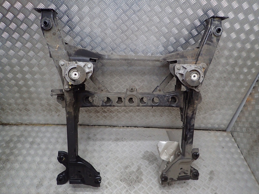 фото №1, Mercedes-benz v w447 подрамник подрамник подрамник балка