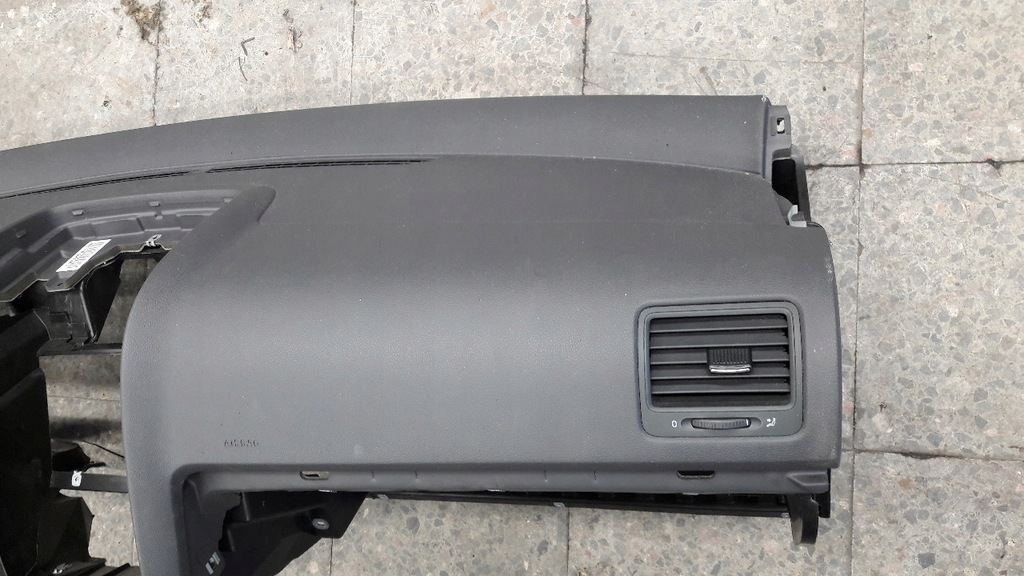 фото №11, Консоль панель приладів golf v