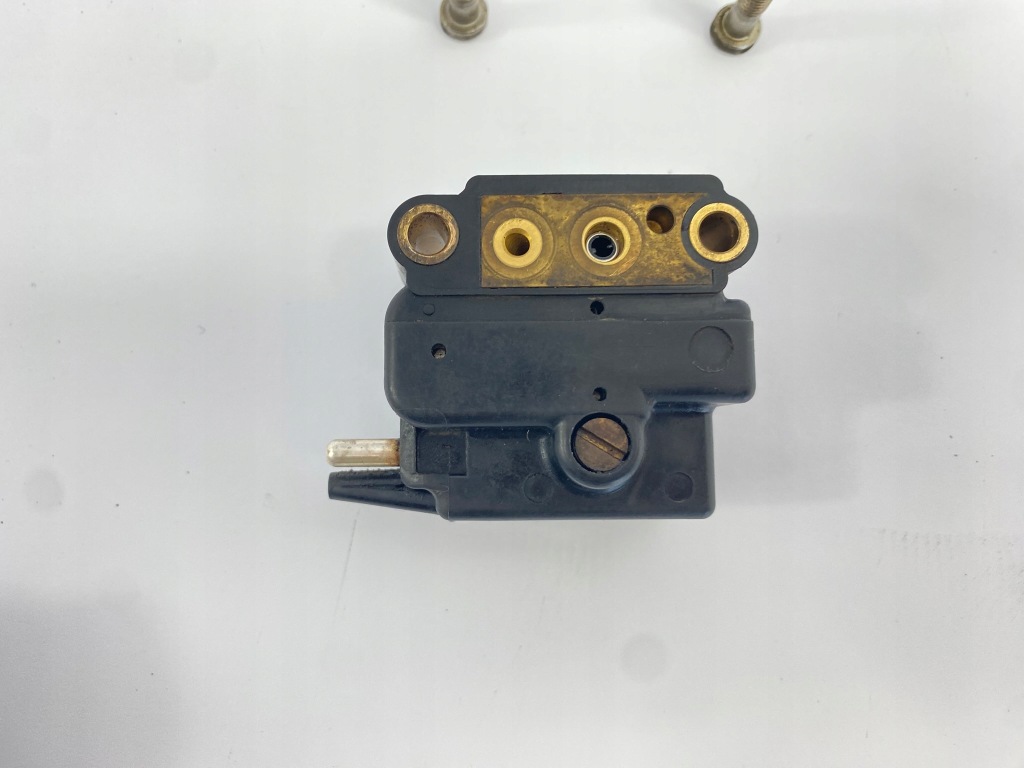 фото №8, Регулятор давления топлива mercedes w124 w201 w126 107sl bosch 2437020007