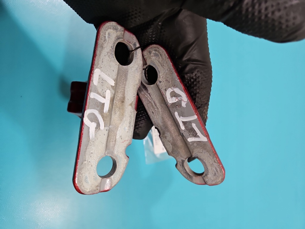 фото №4, Петля задня лівий двері discovery sport l550