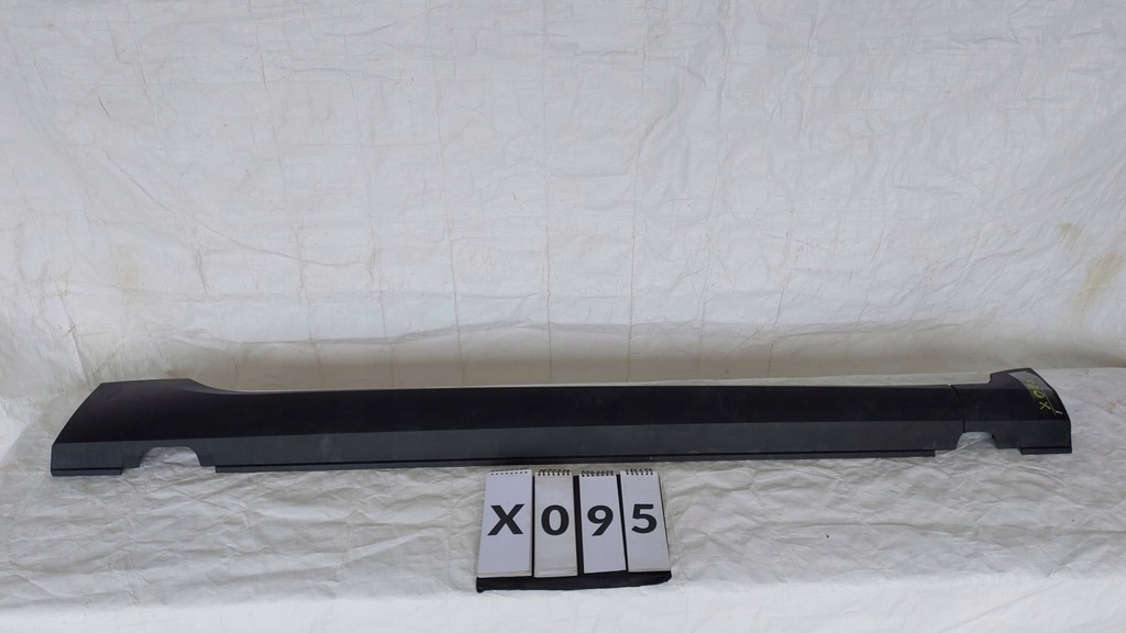 фото №1, Peuegot 2008 накладка молдинг поріг поріг праве