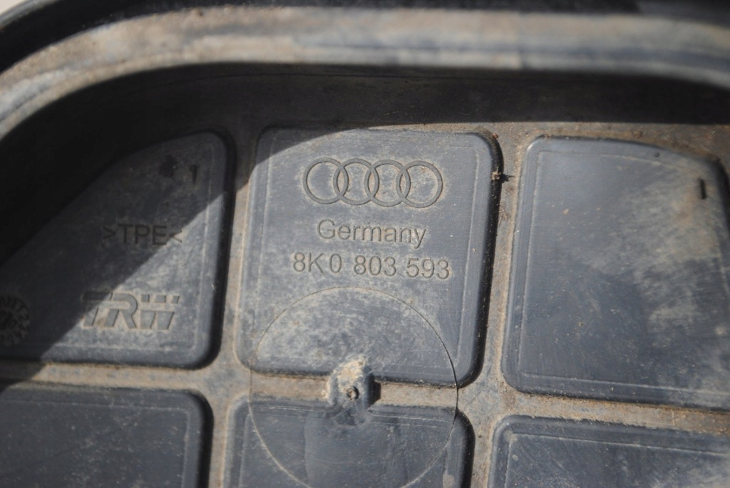 фото №4, Заглушка защита чашка амортизатора 8k0803593 audi a4 b8