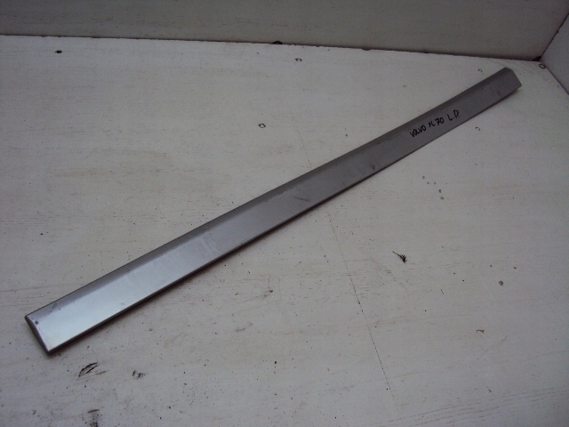 фото №1, Молдинг дверь левый перед volvo xc70