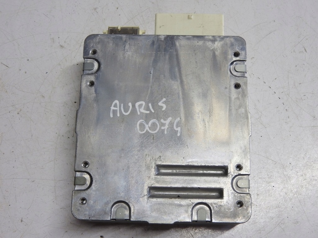 Toyota auris 1 06-09 модуль усилителя 89650-02400 Киев