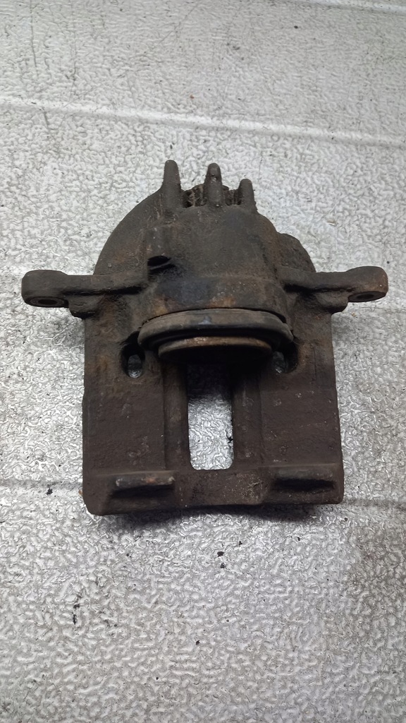 фото №2, Суппорт правый перед mitsubishi space star 01r 1.9di