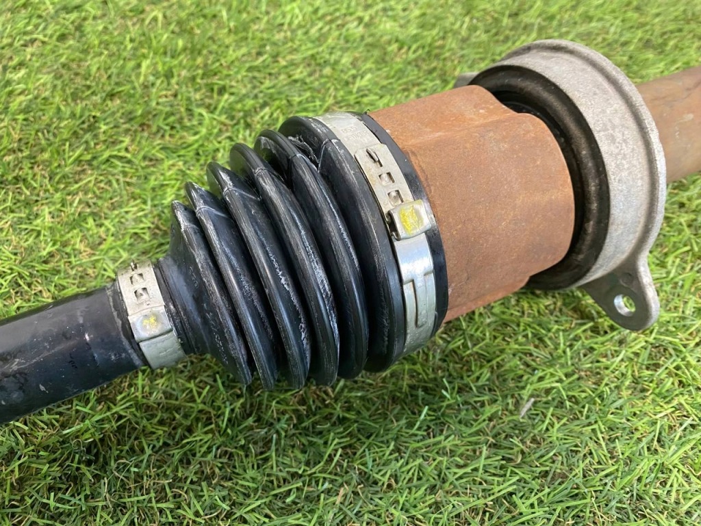 фото №3, Volvo v60 ii s60 2.0d привідний вал перед права p31437456