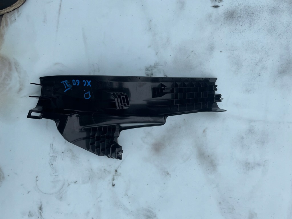 Volvo xc60 2 захист  порога  задній ліва 31448016 права 31448017 в Україні