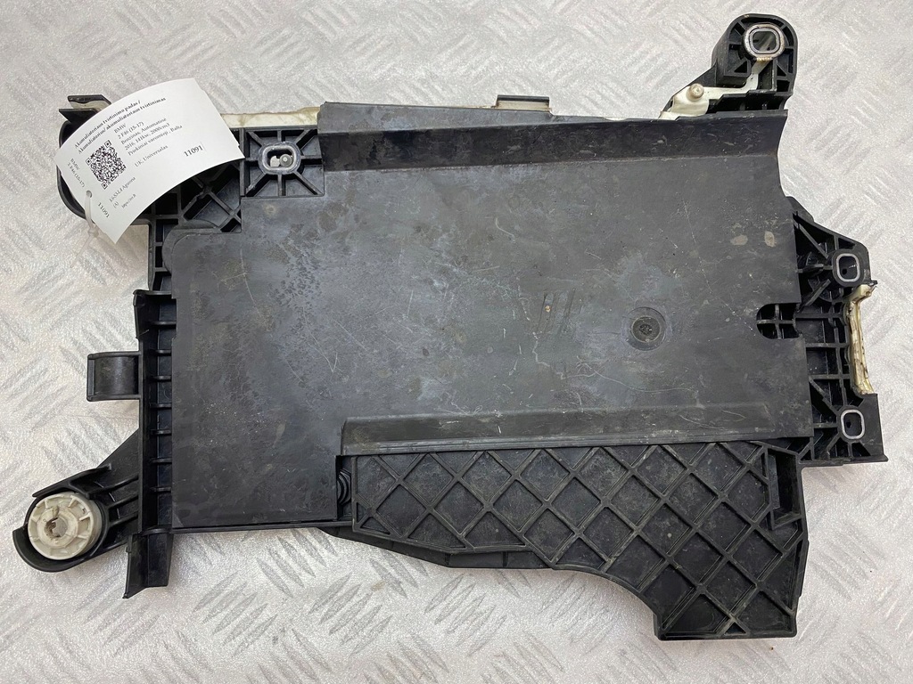 фото №1, Bmw 2 f46 полка аккумулятор