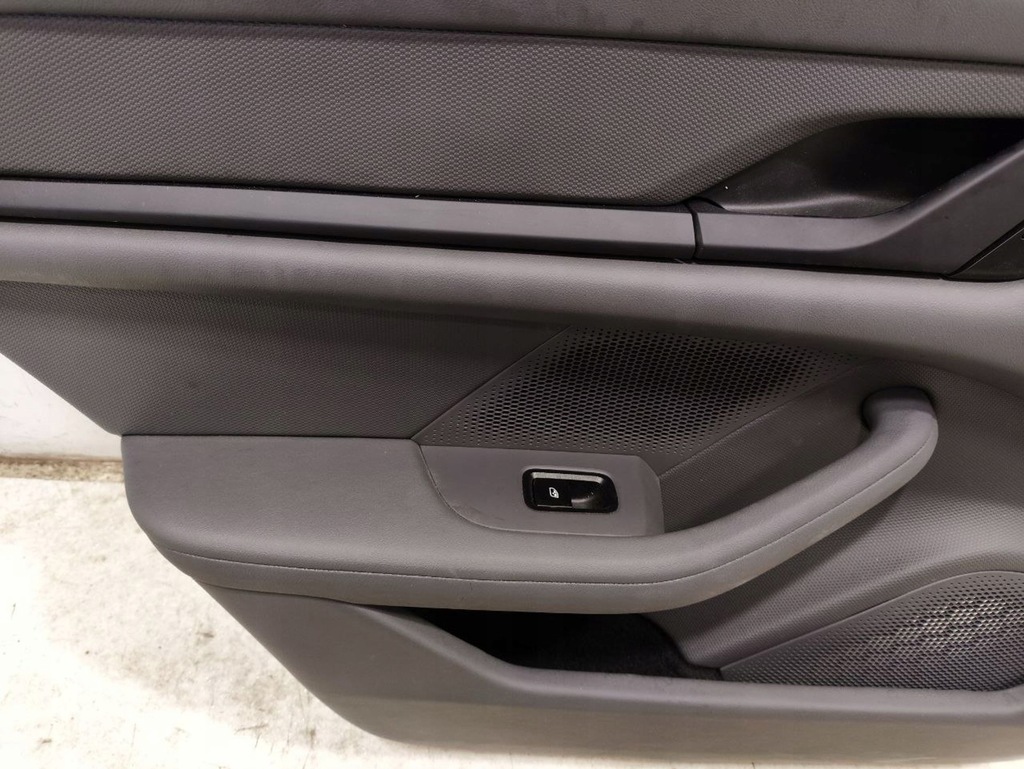 фото №5, Porsche taycan 9j1 2022 обшивки дверь