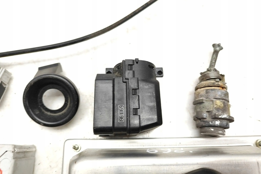 фото №12, Комплект запалювання bmw z4 roadster e85 7527072 3.0l бензиновий 170kw 2003