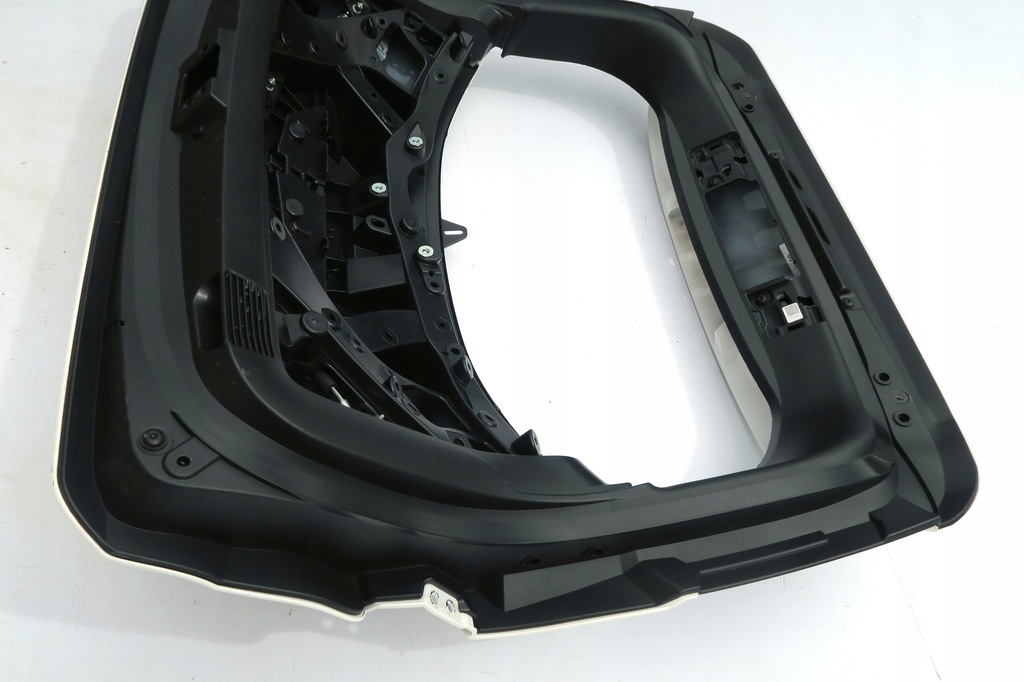 фото №16, Toyota corolla e21 kombi 2019 - крышка багажника бампер задняя оригинал оригинальный номер