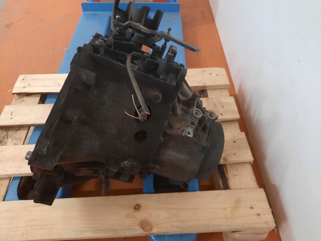 фото №5, Citroen c5 i 01-04 2.0mt 140km коробка передач передач механическая 20dl31 ew10d