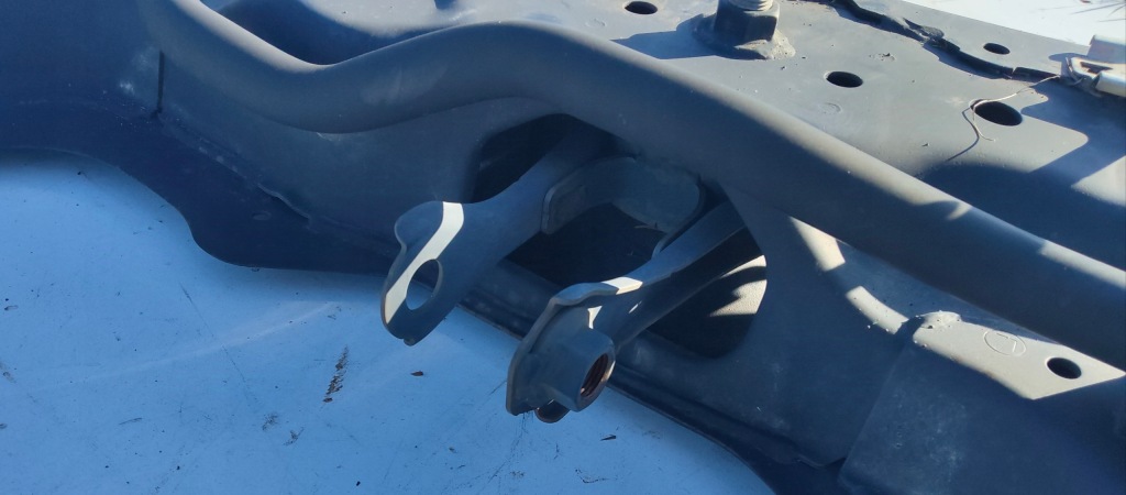 фото №1, Подушка двигуна коробки toyota prius iv