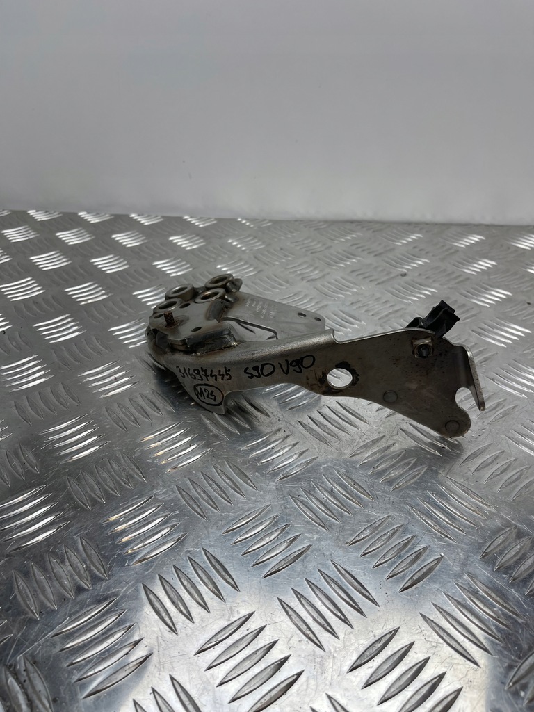 фото №1, Volvo s90 кронштейн кронштейн коробки 31697445