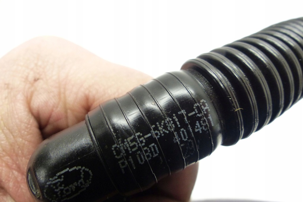 Ford focus 3 mk3 c-max 2 1.0 ecoboost eco m1dd шланг трубка вентиляція картера Доставка