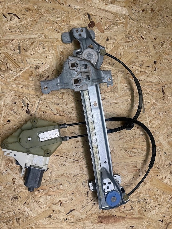 фото №1, Подъемник стекло renault fluence z.e. правый задняя оригинальный номер 827200016r