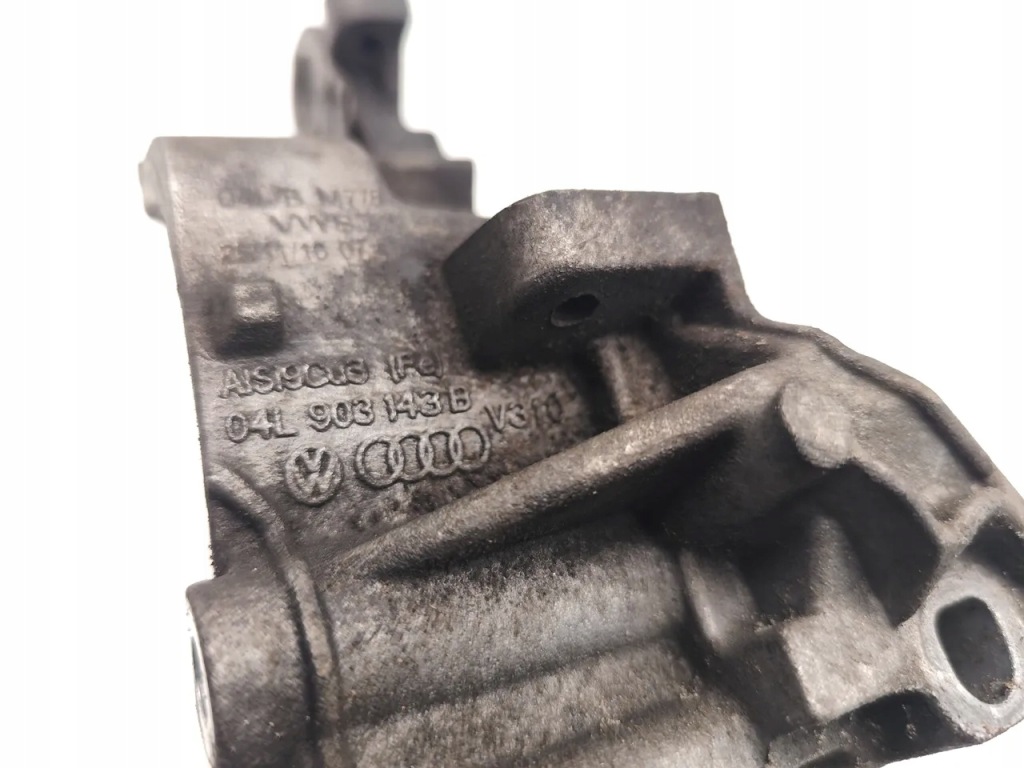 Skoda octavia кронштейн генератора 1.6 tdi дизель 81kw 110 hp 04l903143b с Разборки