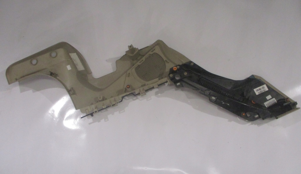 Накладка обшивка оббивка багажника задній правий mercedes w207 a2076901425 Зі Шроту