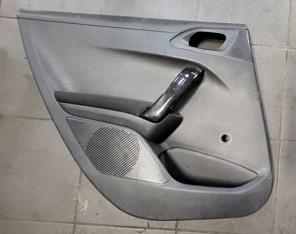 фото №1, Peugeot 208 - обшивка задний левый