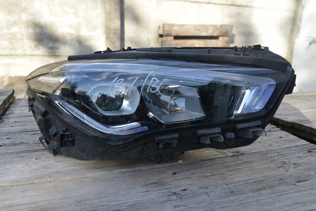 фото №1, Mercedes cla w118 права лампа full led