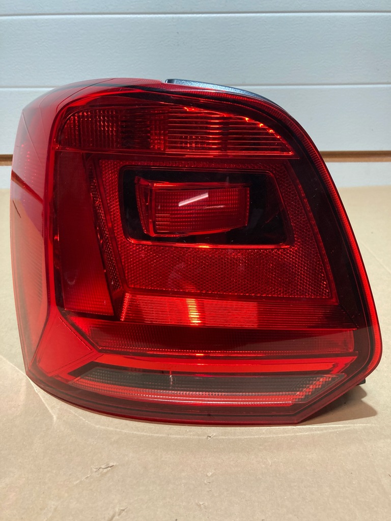 фото №1, Лампа левая задняя vw polo v 5 lift 6c