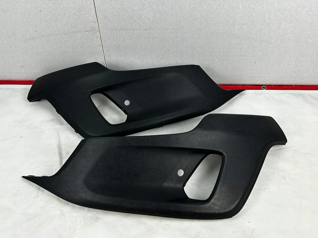 фото №1, Volvo v40 cross права ліва решітка бампера перед