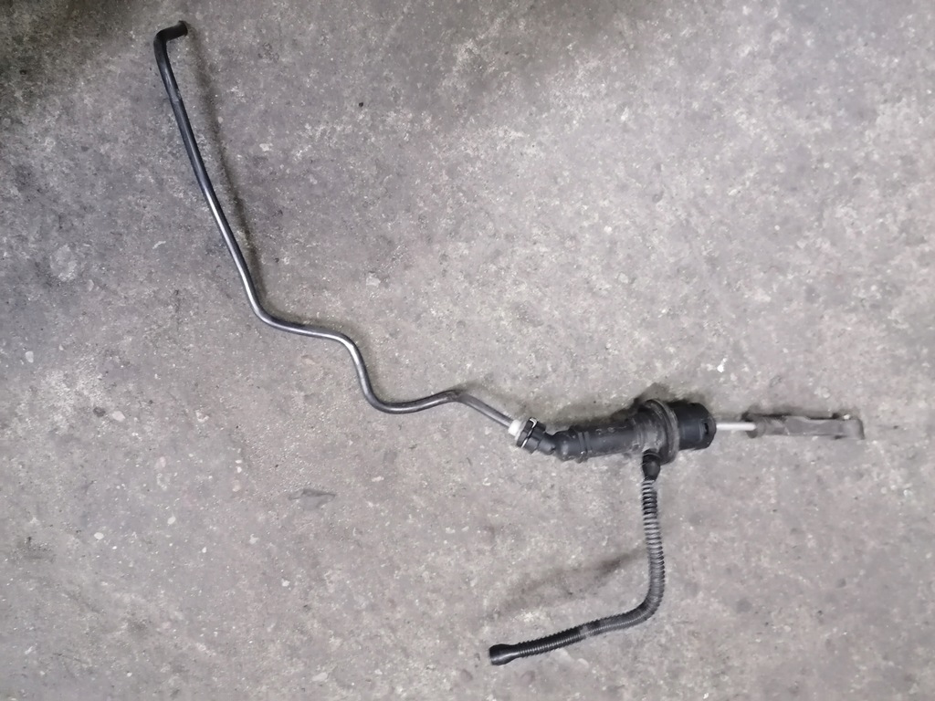 фото №1, Dacia sandero ii 18r помпа зчеплення 306104118r