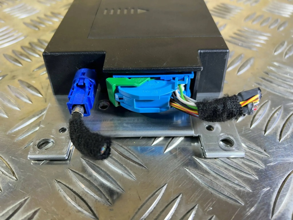 Модуль / блок керування bluetooth bmw 4 f32 f33 2015 9377149 Доставка