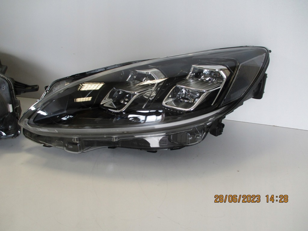 Купить Фара led ford kuga mk3 lv4b-13e015-fc левая