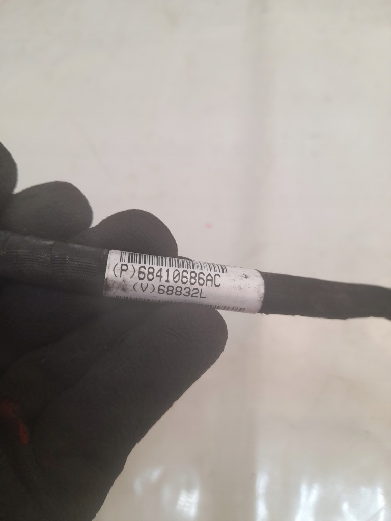 Jeep wrangler jl 18- шланг аккумулятор 68410686ac Киев