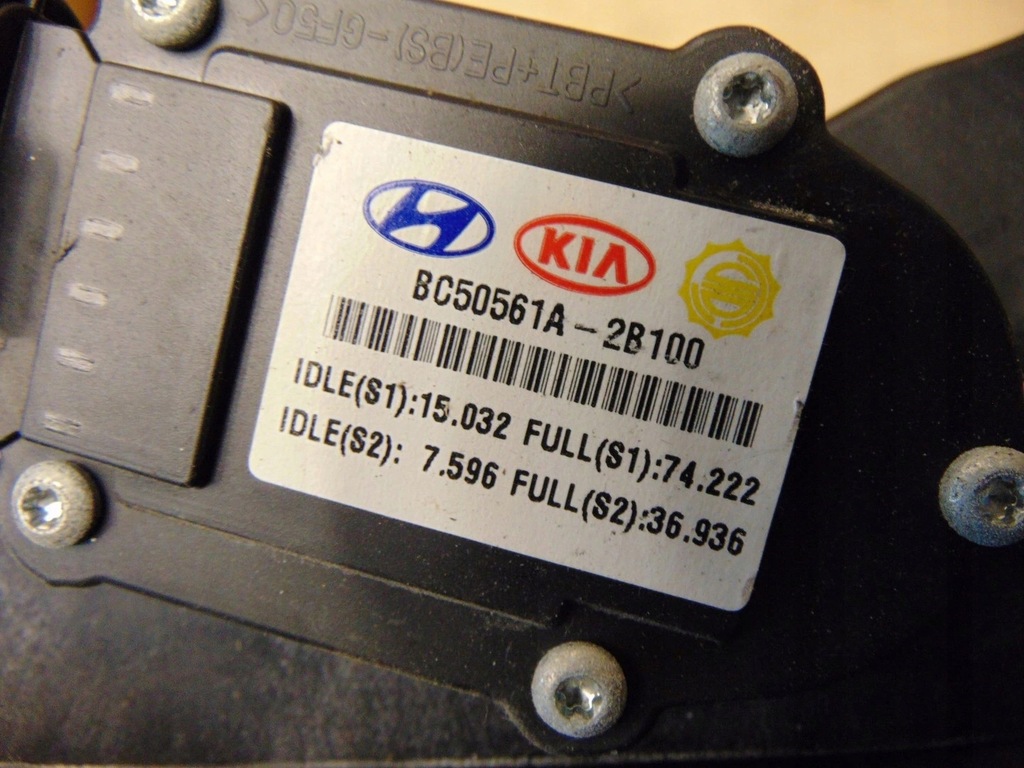 фото №5, Потенциометр педаль газа hyundai santa fe ii 2.2 au