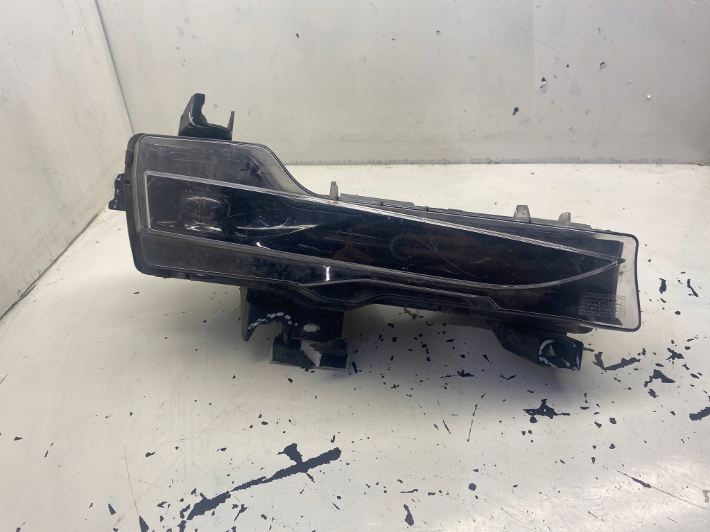 Купить Tesla 3 противотуманная фара led правый 1077396-00-d