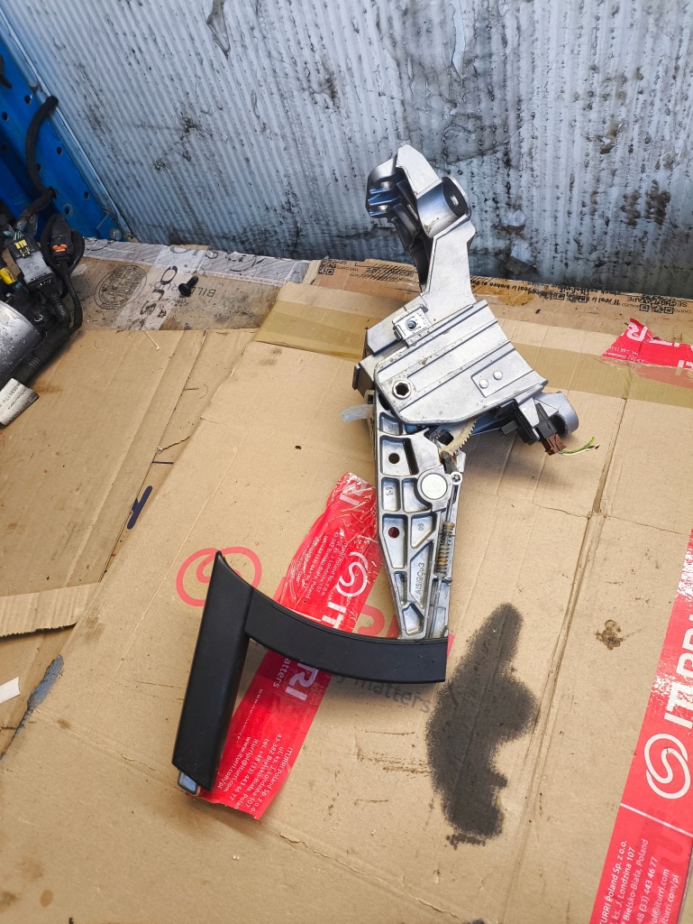 фото №1, Peugeot 308 рычаг тормоза ручного 96784504zd ?