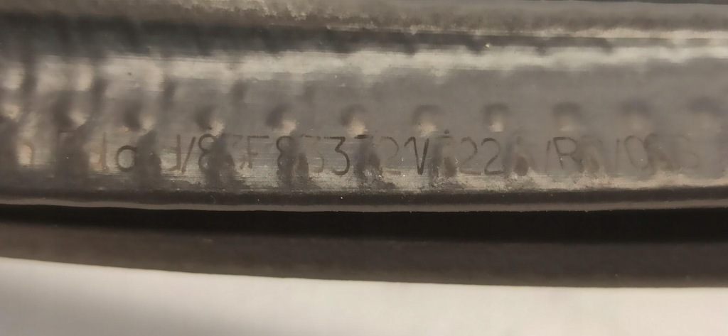 Audi q3 83a прокладка дверь перед задний порог багажника с Разборки