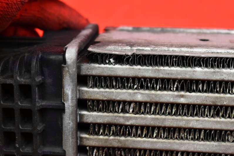 фото №13, Радіатор інтеркулер 9657073480 citroen c5 ii x7 iii 2.0 hdi 136 km 08-17