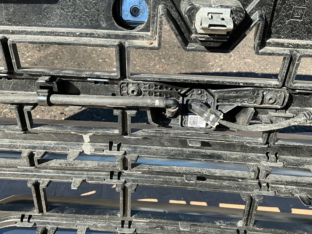 фото №14, Бампер gmc sierra 22- решётка радиатора эмблема камера электропроводка решётки sprysk oryg