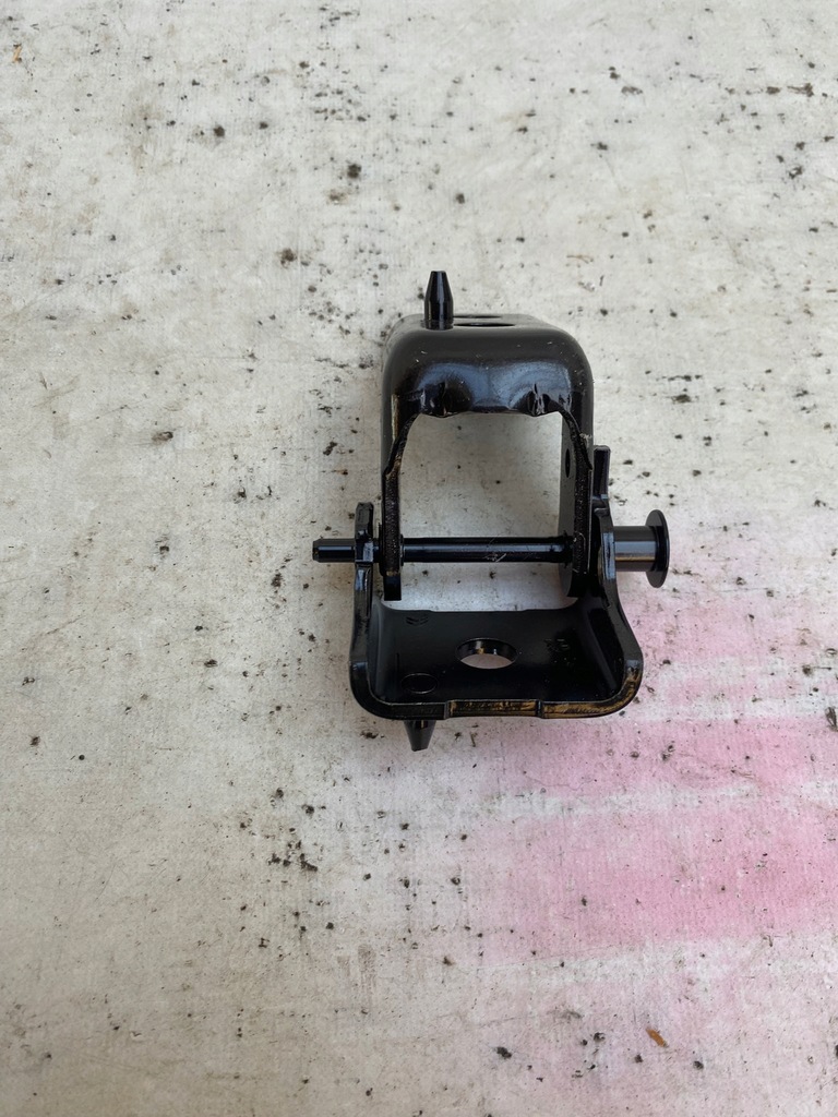 фото №1, Citroen c3 iii петля дверь левый перед