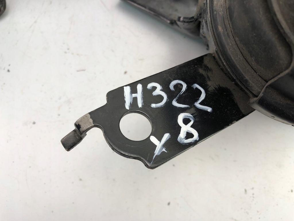 фото №10, Toyota yaris iii 1.5 hybrid кронштейн подушка двигуна