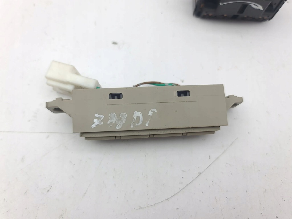 фото №11, Mazda cx-7 2010 перед сторона права кнопки керування сидіння